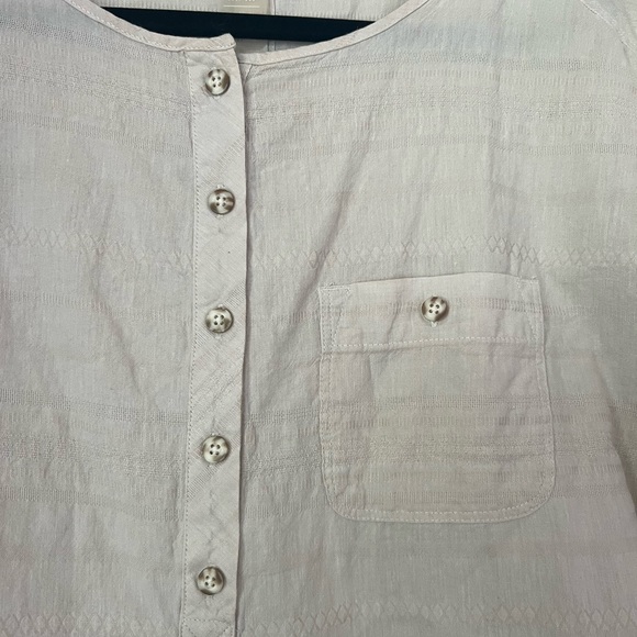 Mountain Hardwear Button Down Short Sleeve Cream Shirt Medium - Picture 2 of 5